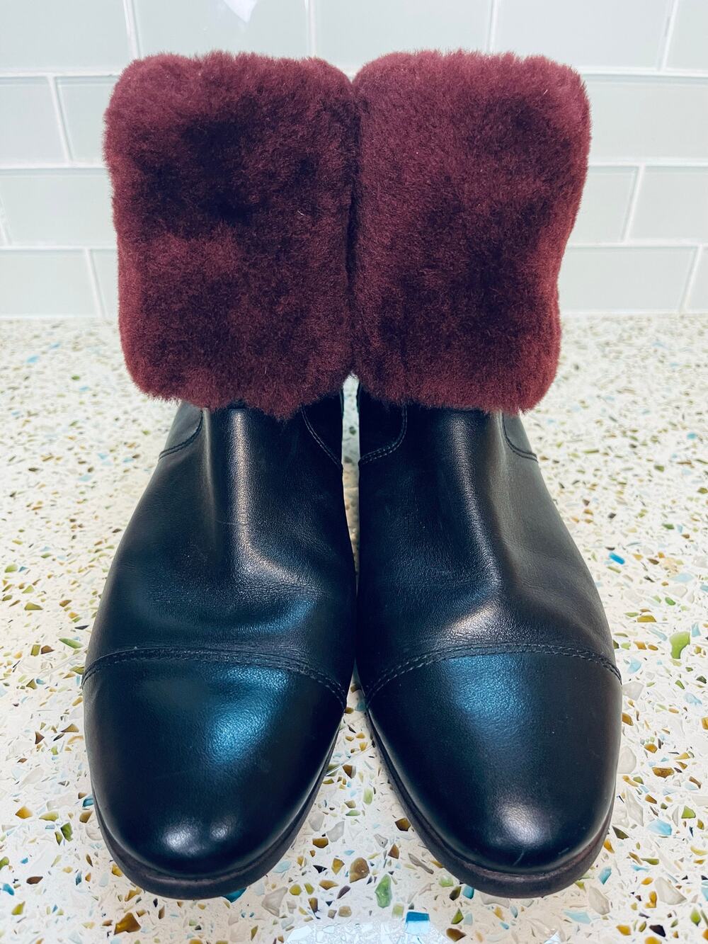 UGG Inez Black Leather Burgundy Shearling Cuff Ankle Boots Women 7 AS IS 7